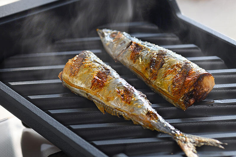 いつもの焼き魚が極上に！炭プレートを使った「大人の焼魚 炭グリル」で特別なご馳走を