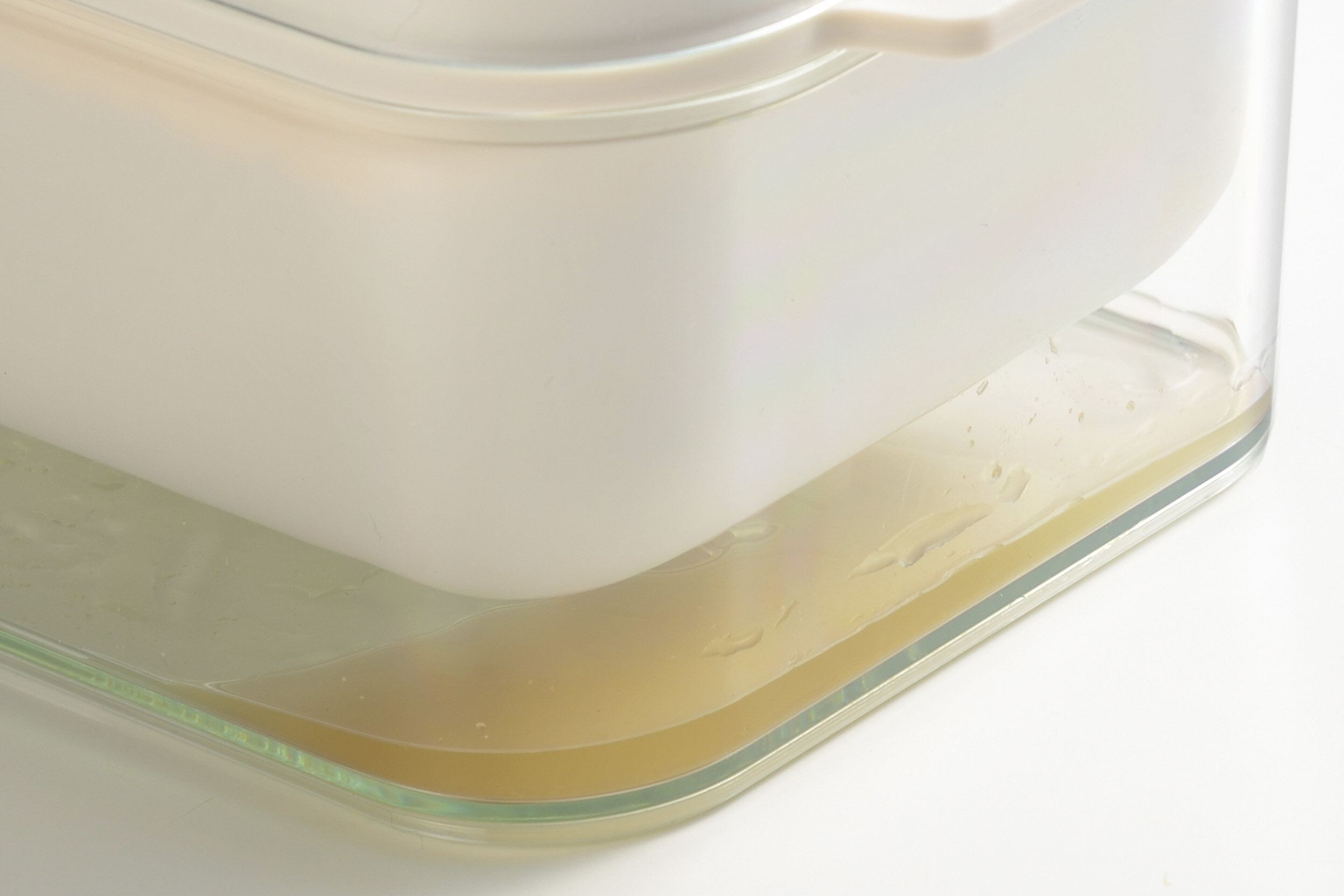 ぬかどこボックスの水抜きの様子