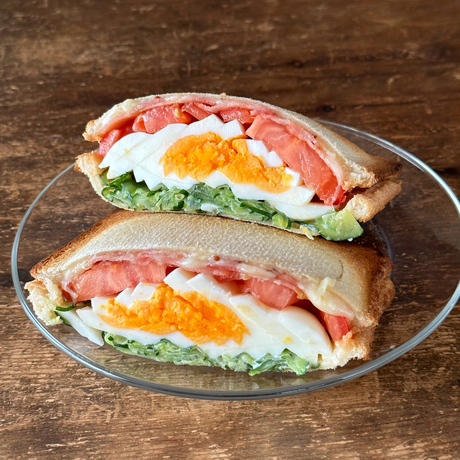 塩もみキュウリトマトゆで卵ホットサンドのイメージ