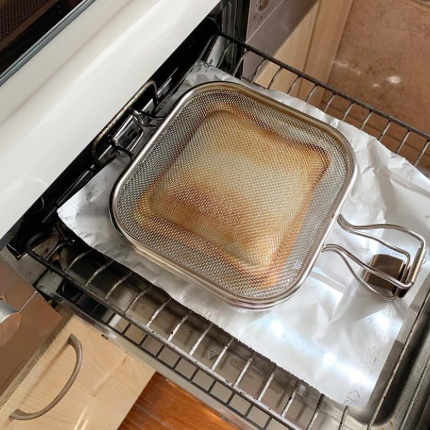 こんがり焼けたホットサンドのイメージ