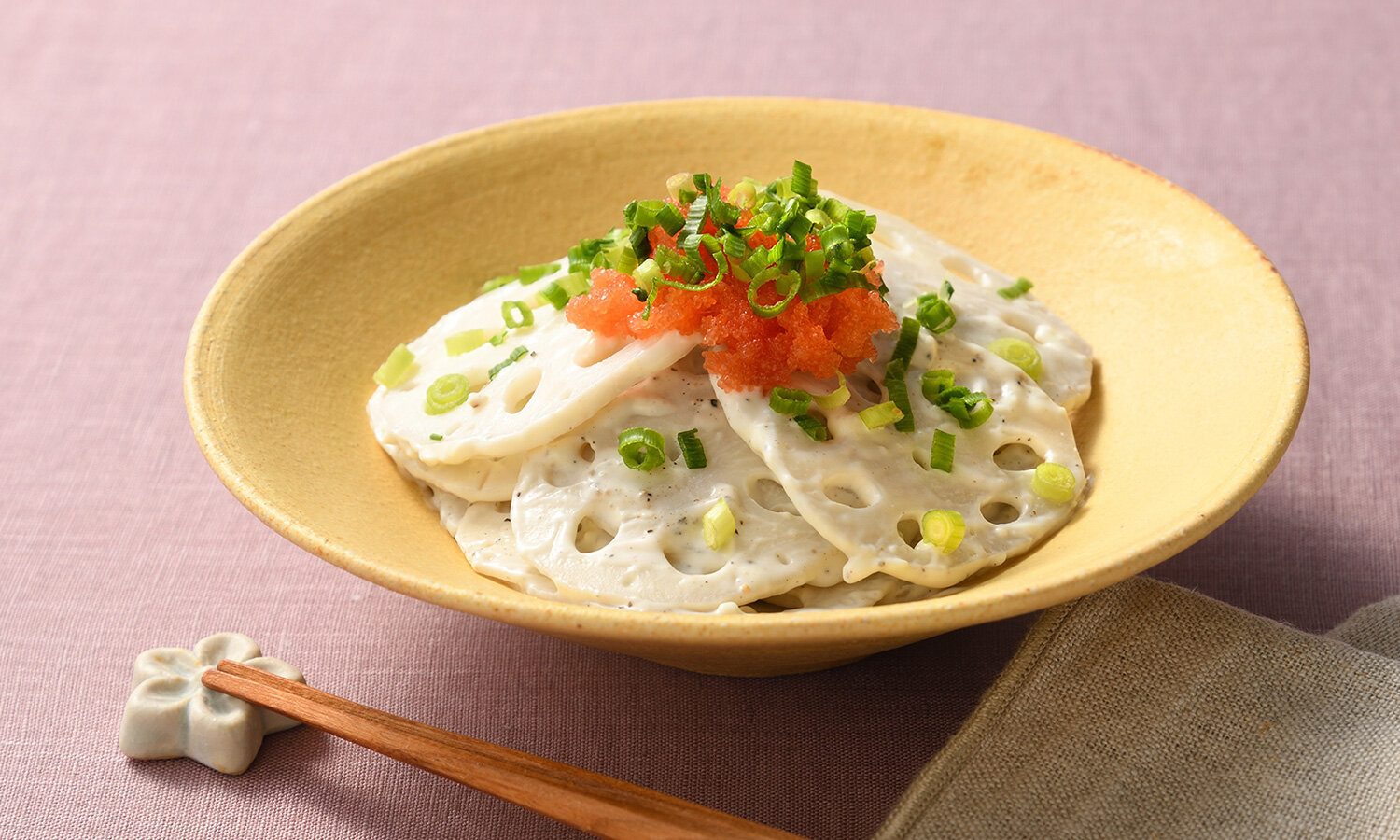 ぬか漬けレンコンとクリームチーズのサラダ